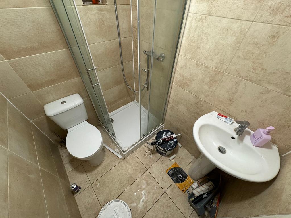 Shower And WC Suite