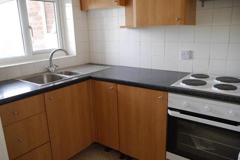 2 bedroom flat to rent, Cranmere Road, Melton Mowbray LE13