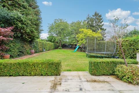 2 Garners Close, Chalfont St Peter, Gerrards Cross, SL9 0HB