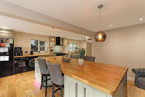 4 bedroom detached house for sale, 84A, Rastrick Common, Brighouse, HD6 3EL