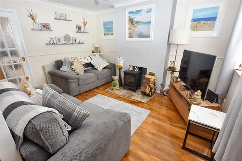 1 Penwarne Close, Tolvaddon, Camborne, TR14 0HG