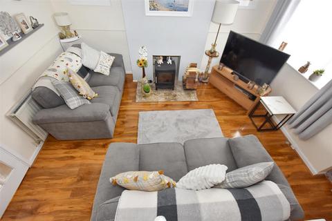 1 Penwarne Close, Tolvaddon, Camborne, TR14 0HG