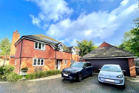 5 bedroom detached house to rent, Ashtead