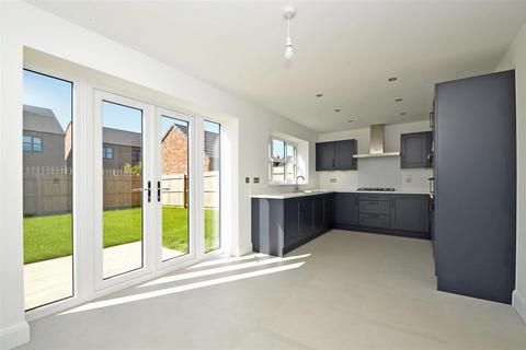 4 bedroom detached house for sale, Salt Crescent, Baschurch