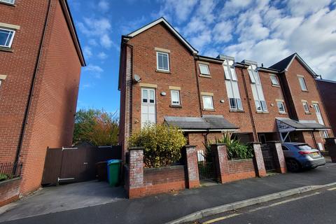 4 bedroom end of terrace house to rent, Mackworth Street, Hulme, Manchester. M15 5LP