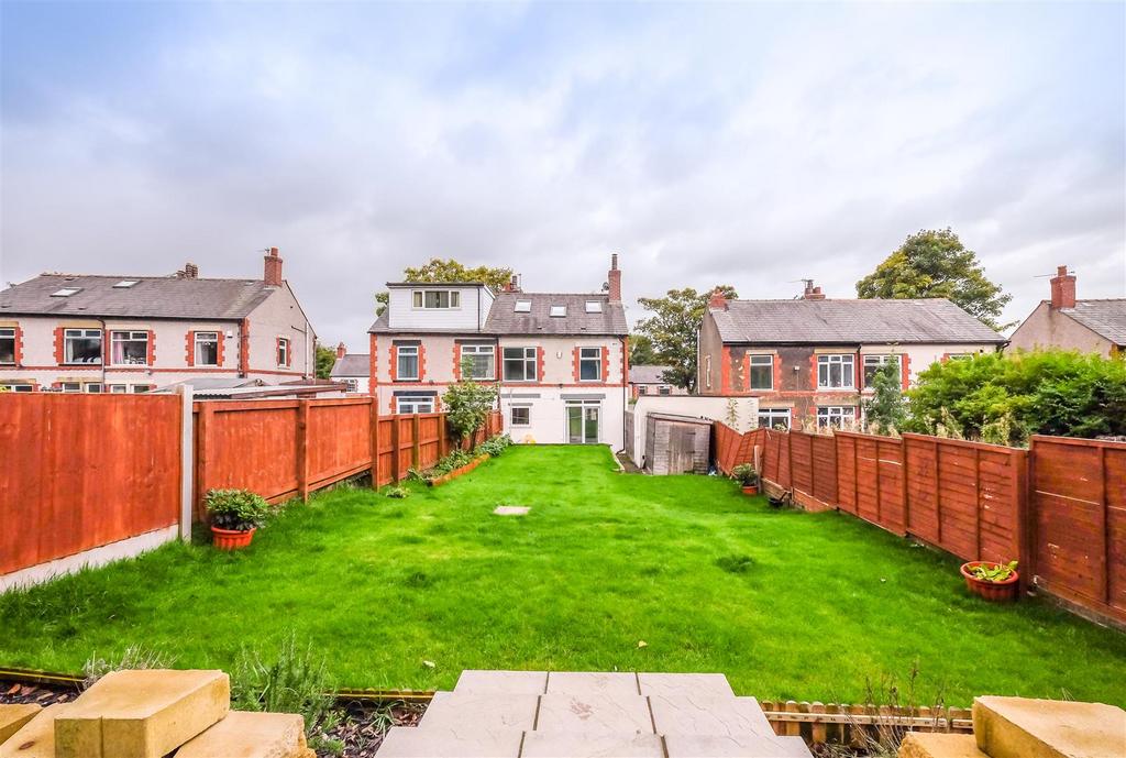 Rochdale Road, Pye Nest, Halifax 4 bed semidetached house for sale £