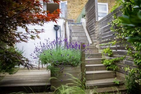 Flat B, 11 Marsden Road, London, SE15 4EE