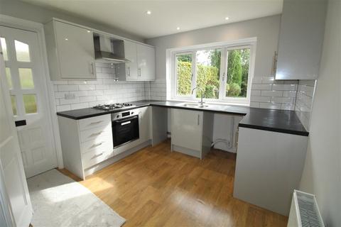 3 bedroom detached house to rent, Primley Park Avenue, Leeds