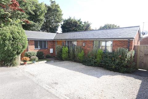 4 bedroom bungalow for sale, Henley Road, Caversham, Reading RG4 7DS