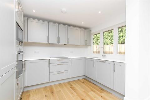 4 bedroom bungalow for sale, Henley Road, Caversham, Reading RG4 7DS