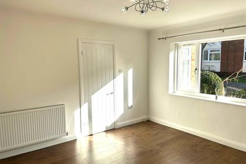 3 bedroom terraced house to rent, Kings Court, Southwell, Nottinghamshire, NG25