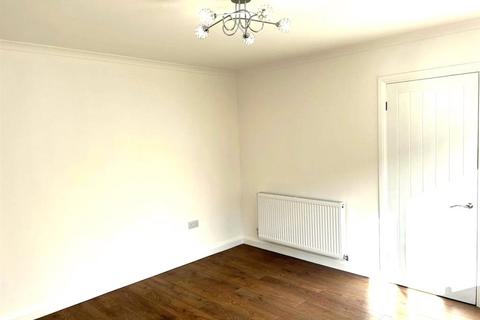 3 bedroom terraced house to rent, Kings Court, Southwell, Nottinghamshire, NG25