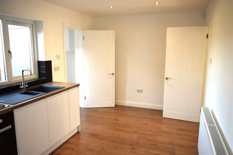 3 bedroom terraced house to rent, Kings Court, Southwell, Nottinghamshire, NG25