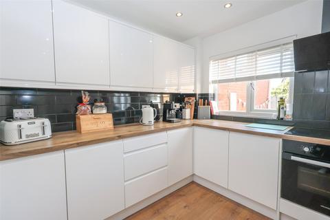 3 bedroom terraced house to rent, Kings Court, Southwell, Nottinghamshire, NG25