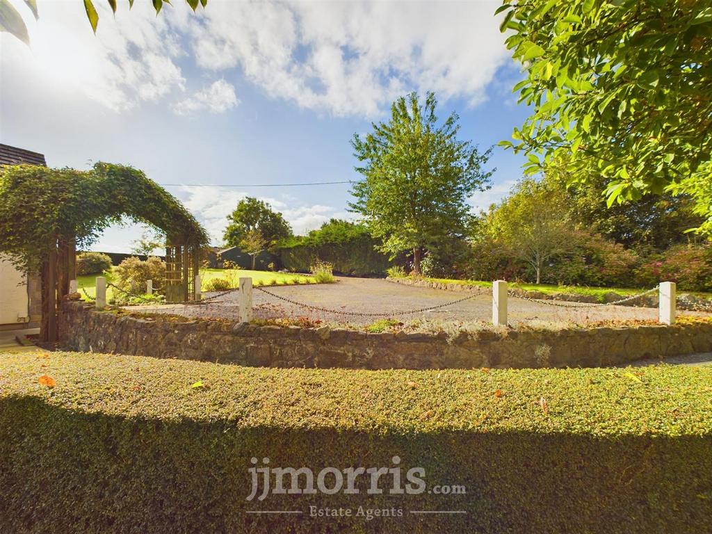 CAM01583 G0-PR0187-STILL043.jpg