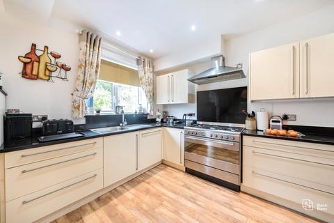 126 Hawes Lane, West Wickham, BR4 9AA