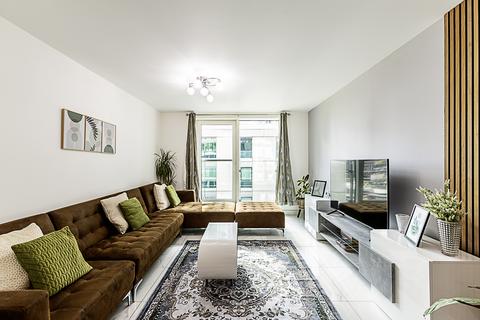 2 bedroom flat to rent, St George Wharf, London SW8