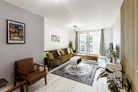 2 bedroom flat to rent, St George Wharf, London SW8