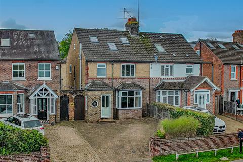 4 bedroom semi-detached house for sale, Luton Road, Harpenden, AL5