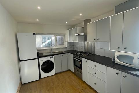 2 bedroom maisonette to rent, Durham Road, Newport,