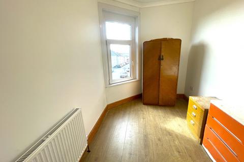 2 bedroom maisonette to rent, Durham Road, Newport,