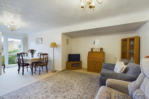 1 bedroom ground floor flat for sale, Riverbourne Court, Bell Road, Sittingbourne, Kent, ME10 4DL