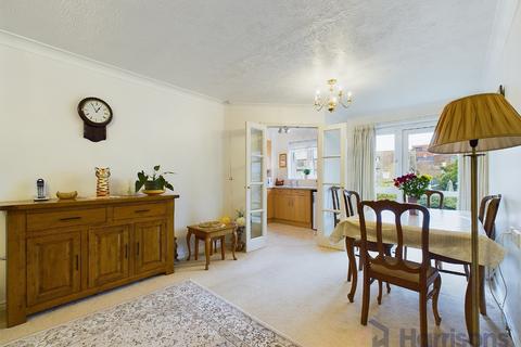 1 bedroom ground floor flat for sale, Riverbourne Court, Bell Road, Sittingbourne, Kent, ME10 4DL