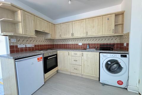 2 bedroom flat to rent, Addycombe Terrace, Newcastle upon Tyne.  NE6 5TY