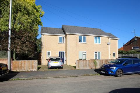 2 bedroom semi-detached house to rent, Vinery Way, Cambridge CB1