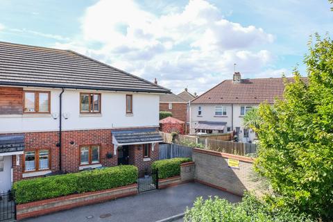 15 Mallory Close, Gravesend, DA12 5FD