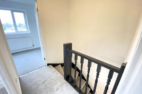 32 Burns Close, Oldham, OL1 4RE