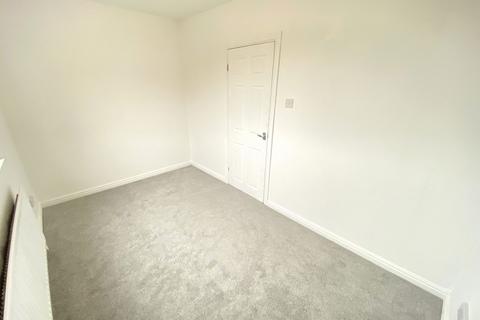32 Burns Close, Oldham, OL1 4RE