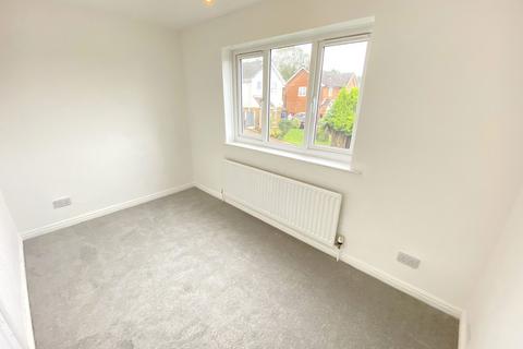 32 Burns Close, Oldham, OL1 4RE