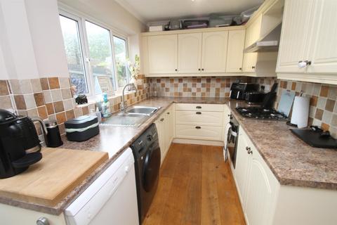 3 bedroom end of terrace house for sale, Newington Walk, Maidstone, Kent, ME14 5RJ