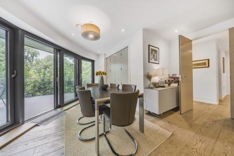 3 bedroom apartment to rent, Lower Richmond Road Putney SW15