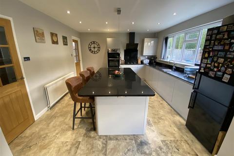 4 bedroom detached house for sale, Seaton Close, Burbage LE10