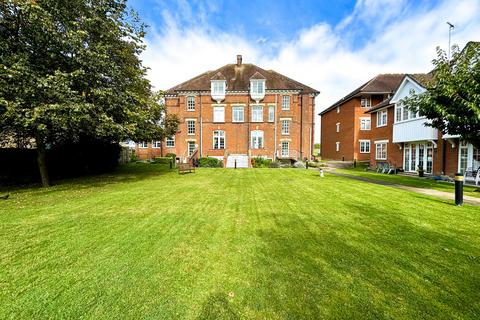 2 bedroom retirement property for sale, Hillside, Heath Road, Newmarket, Suffolk