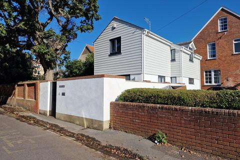 2 bedroom detached house to rent, Park Lane, Weymouth