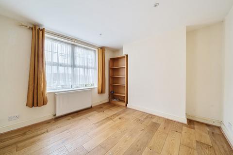 3 bedroom apartment for sale, Elm Park, Stanmore, Middlesex