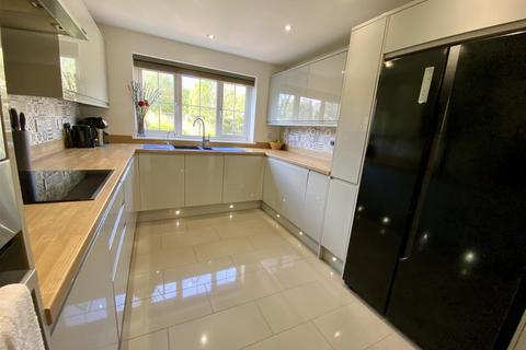 4 bedroom detached house for sale, Nutts Lane, Hinckley LE10