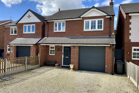 4 bedroom detached house for sale, Nutts Lane, Hinckley LE10