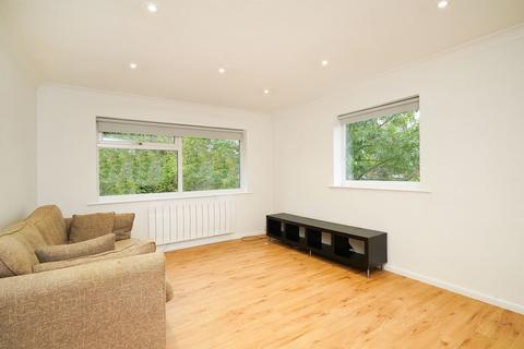 2 bedroom flat to rent, Dobbin Hill, Sheffield S11