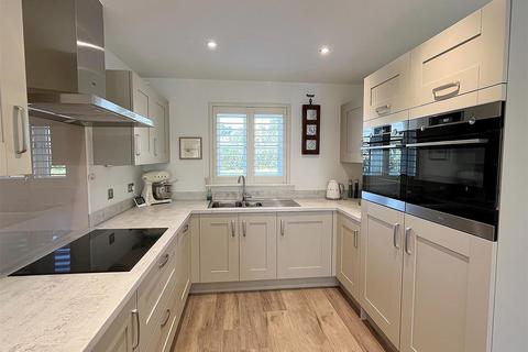 undefined, Thorn Grove, Dartmouth