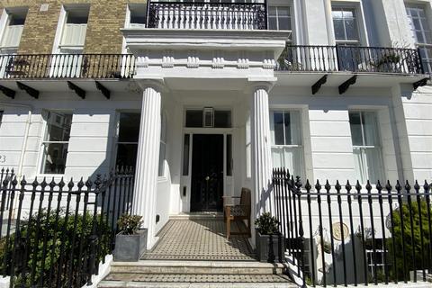 2 bedroom flat for sale, Sussex Square, Brighton BN2