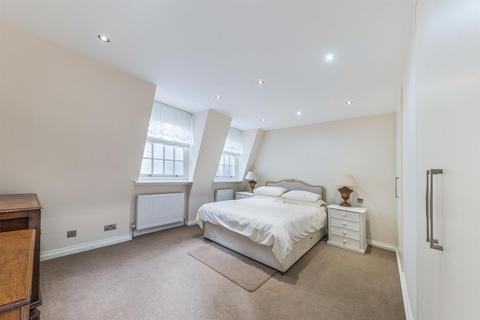 3 bedroom terraced house to rent, Wilton Row, London