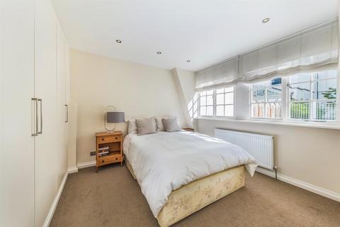 3 bedroom terraced house to rent, Wilton Row, London