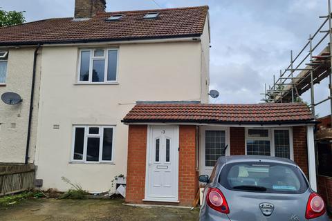 5 bedroom semi-detached house to rent, East Avenue, Southall UB1