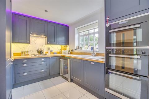 4 bedroom semi-detached house for sale, De Havilland Drive, Hazlemere HP15