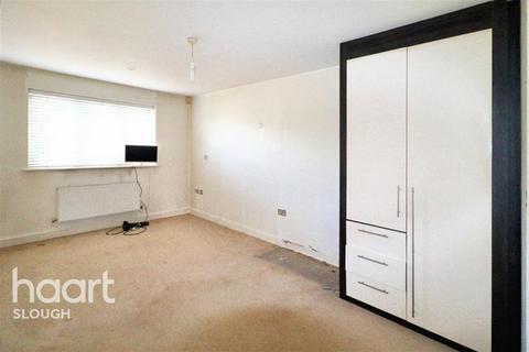 2 bedroom flat to rent, Paddock Gate, Windsor