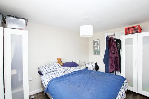 2 bedroom apartment to rent, Park Road, Bristol BS11